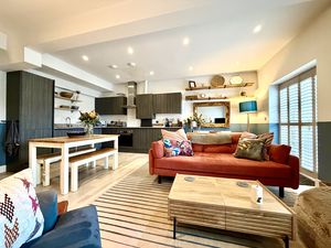 Kitchen Dining Living Room- click for photo gallery